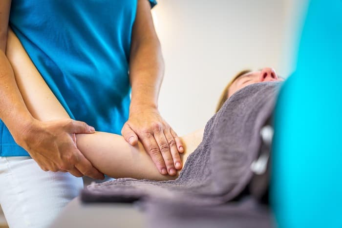علاج الوذمة اللمفية في الرياض: الأعراض، التدليك اللمفاوي والعناية المنزلية