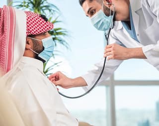 إنفلونزا، زكام أم كوفيد؟ كيف تميّز أعراضك خلال موسم الإنفلونزا في الرياض؟